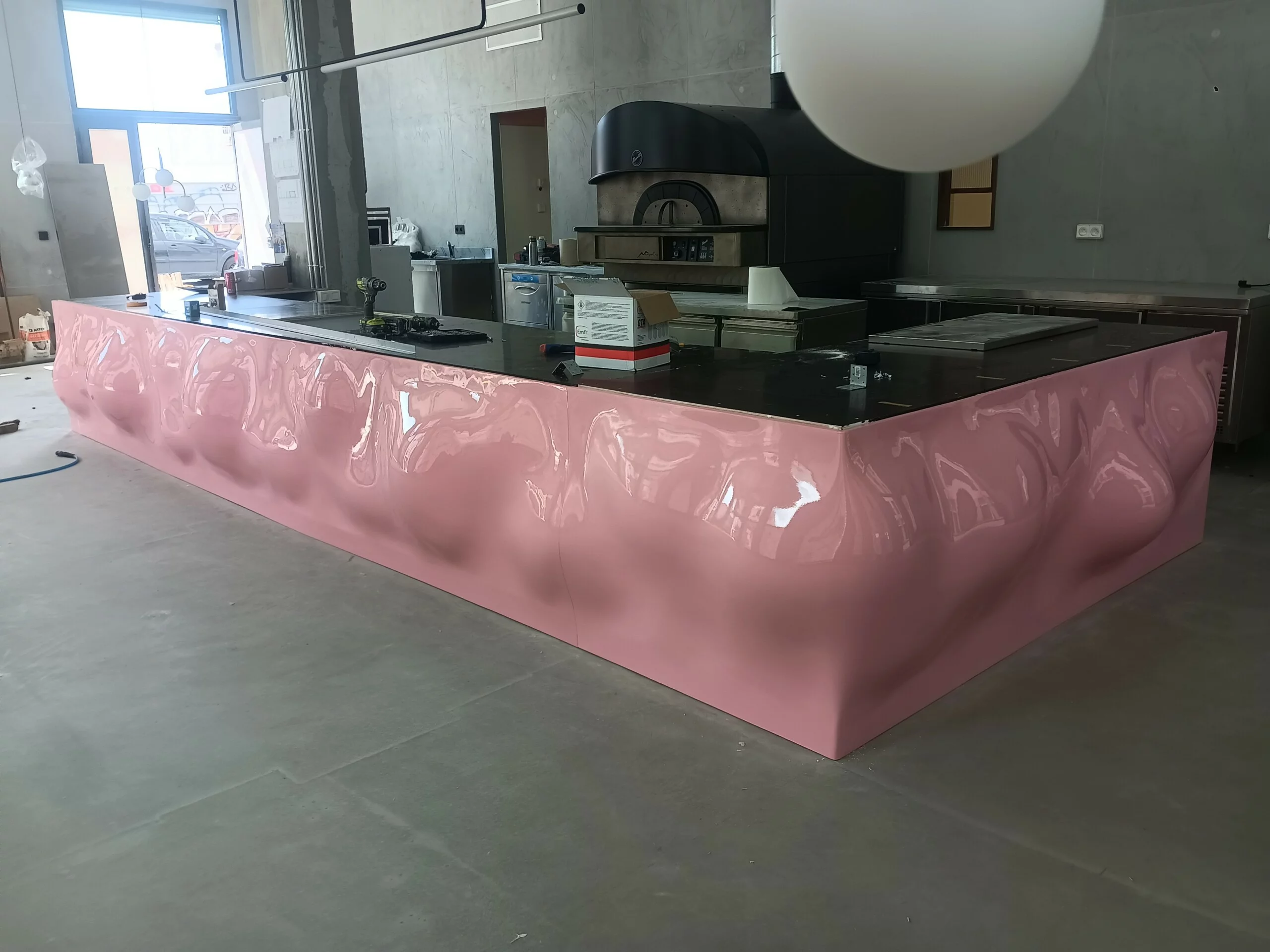 Aerographie Angers Maine et loire Comptoir de pizzeria imprimé en 3D et peint dans notre atelier du à côté d'Ingrandes sur Loire